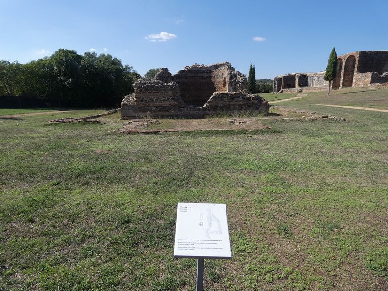 Villa Romana - Templo do século IV