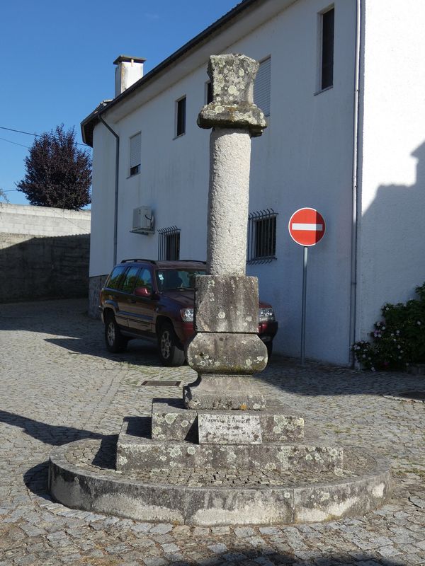 Pelourinho de Santa Cruz da Trapa